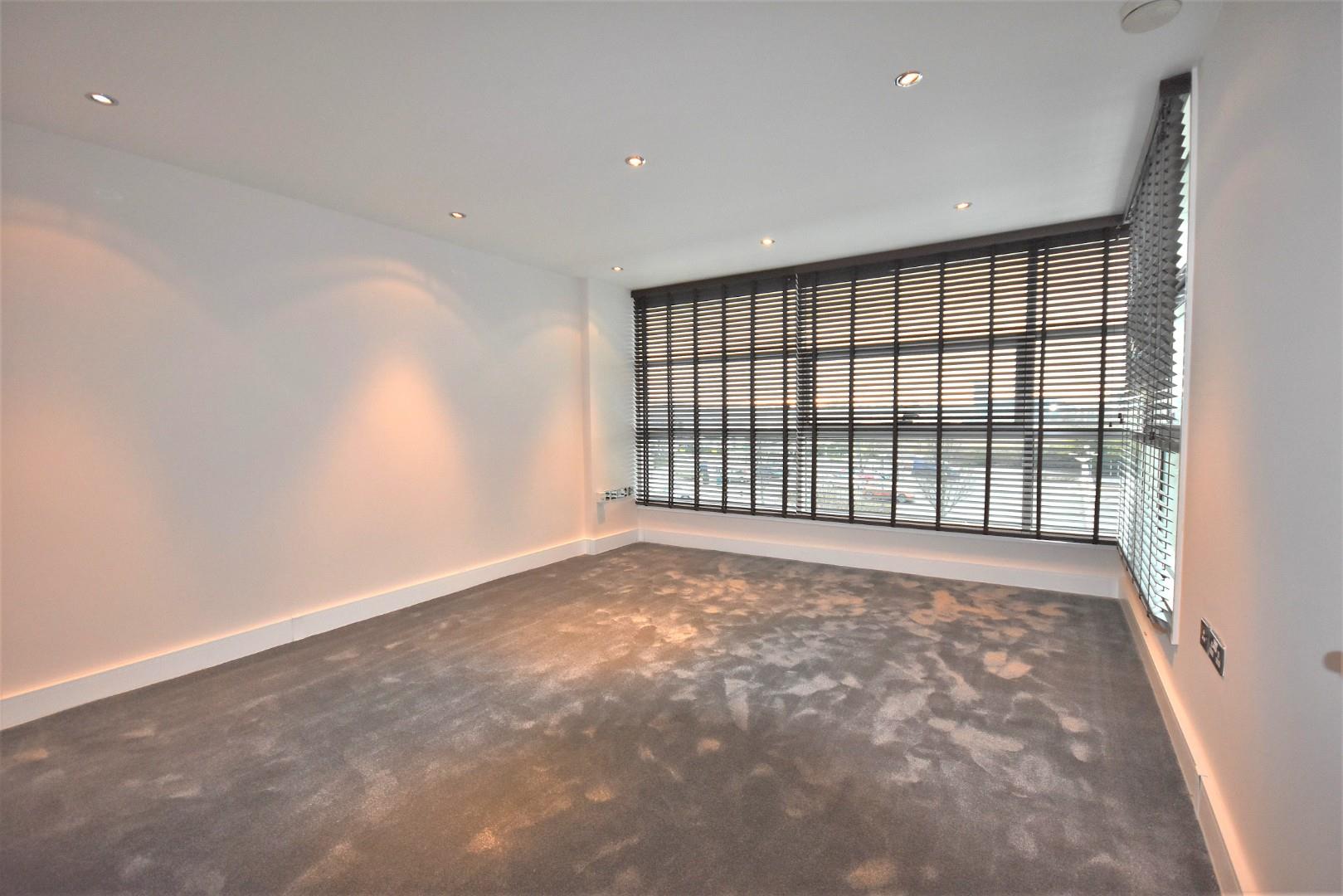 53 Sovereign Quay, Havannah Street, Cardiff, CF10 5SF